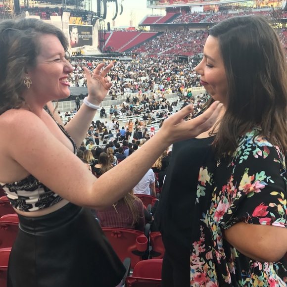 Meet your Posher, Leigh - Picture 3 of 6